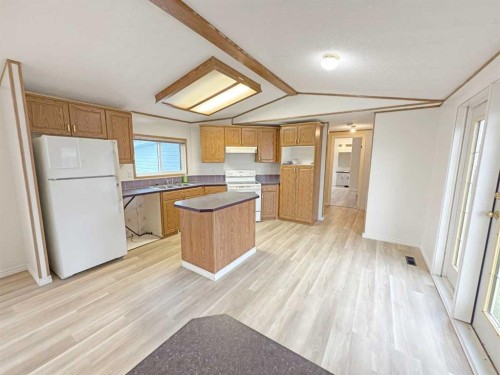 5206 52 Avenue, Valleyview, AB - Indoor Photo Showing Kitchen