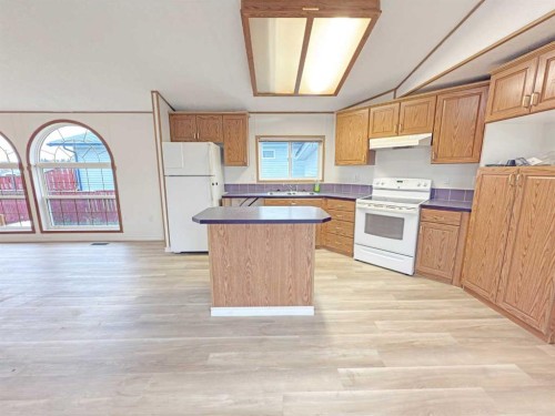5206 52 Avenue, Valleyview, AB - Indoor Photo Showing Kitchen