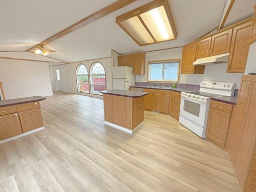 5206 52 Avenue, Valleyview, AB - Indoor Photo Showing Kitchen