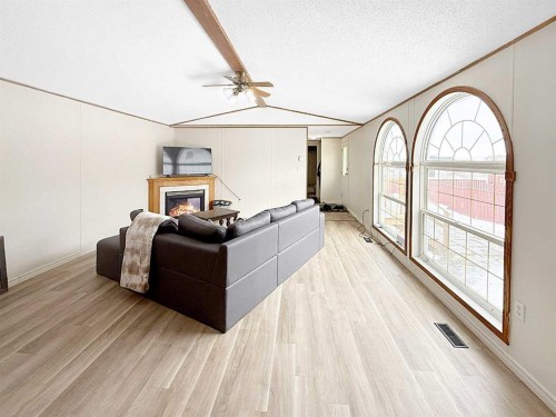 5206 52 Avenue, Valleyview, AB - Indoor Photo Showing Other Room