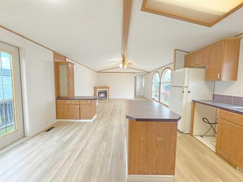 5206 52 Avenue, Valleyview, AB - Indoor Photo Showing Kitchen