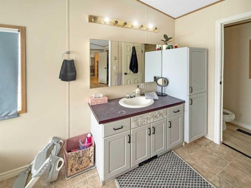 5206 52 Avenue, Valleyview, AB - Indoor Photo Showing Bathroom