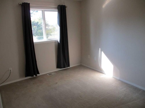 804 2Nd Street Nw, Manning, AB - Indoor Photo Showing Other Room