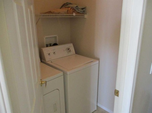 804 2Nd Street Nw, Manning, AB - Indoor Photo Showing Laundry Room