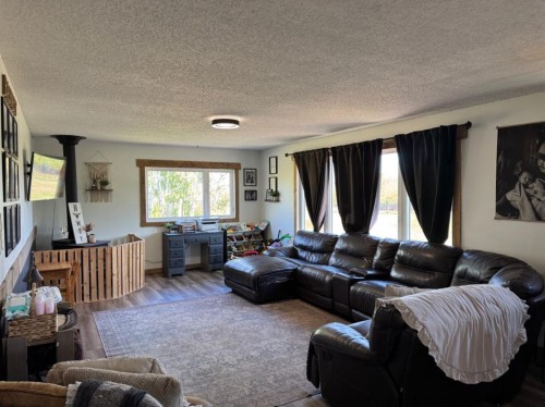 51002 Twp Rd 794, Rural Spirit River No. 133, M.D. Of, AB - Indoor Photo Showing Living Room