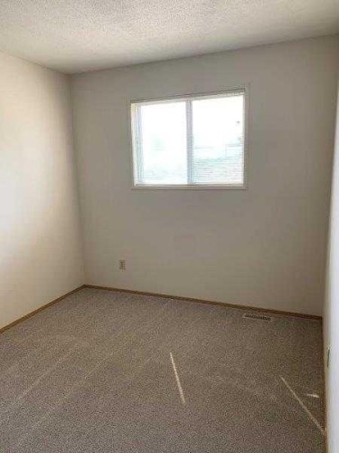 8420 99 Avenue, Peace River, AB - Indoor Photo Showing Other Room