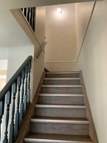 8420 99 Avenue, Peace River, AB - Indoor Photo Showing Other Room