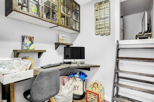 1101 Redlow Drive, Beaverlodge, AB - Indoor Photo Showing Office