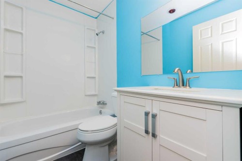 1212-7201 Poplar Drive, Grande Prairie, AB - Indoor Photo Showing Bathroom