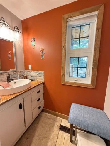 #7 Lakeview Drive, Joussard, AB - Indoor Photo Showing Bathroom