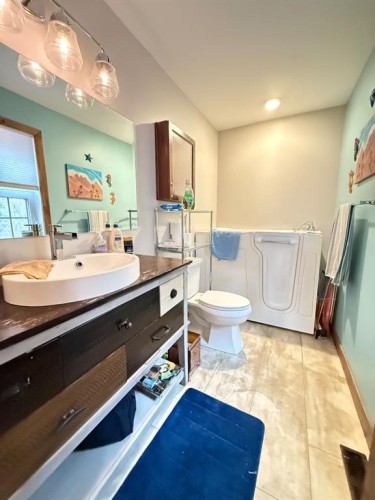 #7 Lakeview Drive, Joussard, AB - Indoor Photo Showing Bathroom