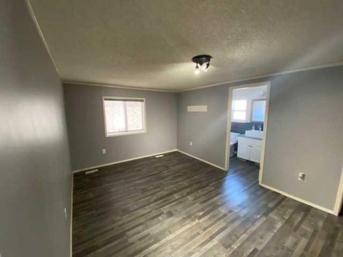 7928 97 Avenue, Peace River, AB 