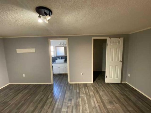 7928 97 Avenue, Peace River, AB 