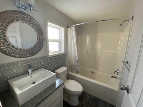 7928 97 Avenue, Peace River, AB 