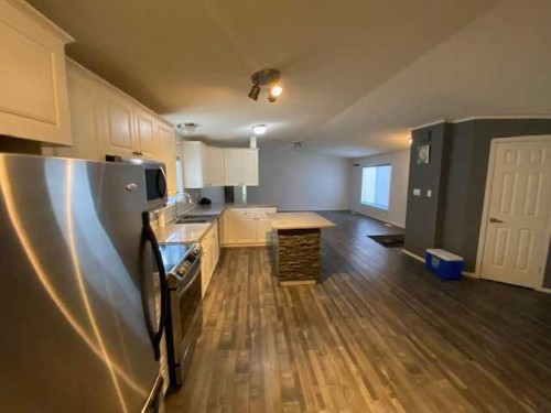 7928 97 Avenue, Peace River, AB 