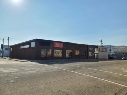 10013 100 Avenue  Peace River, AB T8S 2A5