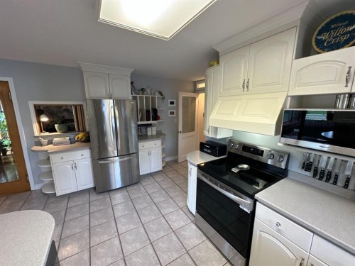 11905 91 Street, Peace River, AB - Indoor Photo Showing Kitchen