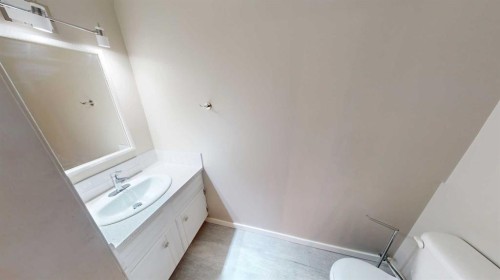 9832 81 Avenue, Grande Prairie, AB - Indoor Photo Showing Bathroom