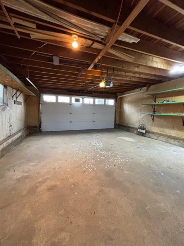 9832 81 Avenue, Grande Prairie, AB - Indoor Photo Showing Garage