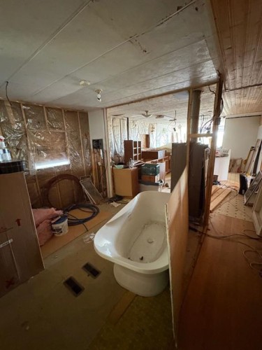 5022 48 Ave, Berwyn, AB - Indoor