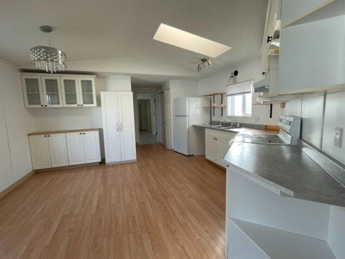 10615 99, High Level, AB - Indoor Photo Showing Kitchen