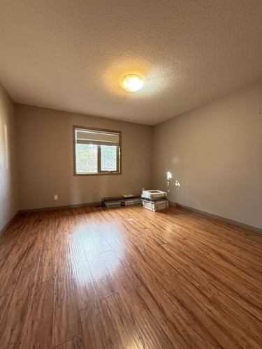 81 Peace River Avenue, Joussard, AB - Indoor Photo Showing Other Room