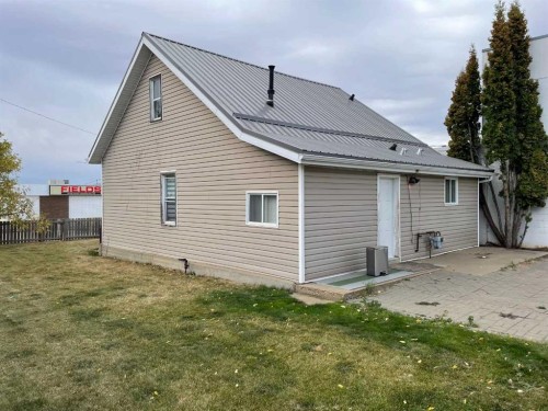 10908 102 Avenue, Fairview, AB - Outdoor With Exterior