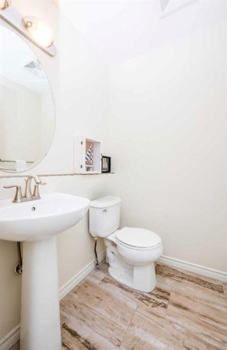 9322 91A Street, Grande Prairie, AB - Indoor Photo Showing Bathroom
