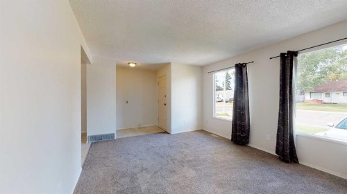 A & B-9507 104 Avenue, Grande Prairie, AB - Indoor Photo Showing Other Room