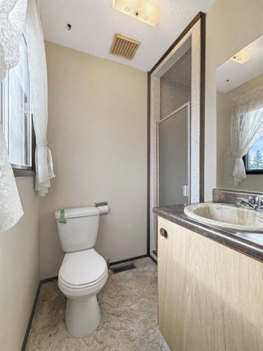 9802 110 Street, Grande Cache, AB - Indoor Photo Showing Bathroom