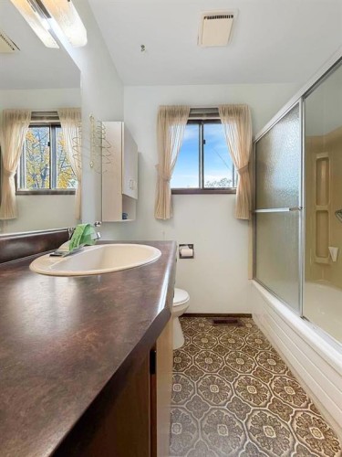 9802 110 Street, Grande Cache, AB - Indoor Photo Showing Bathroom