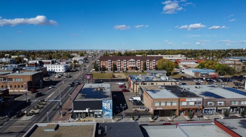 9934 100 Avenue, Grande Prairie, AB 