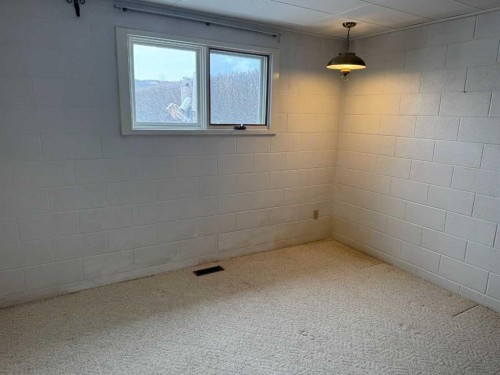 8005 94 Street, Peace River, AB - Indoor