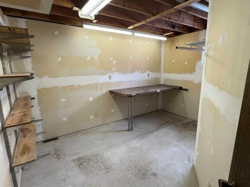 8005 94 Street, Peace River, AB - Indoor