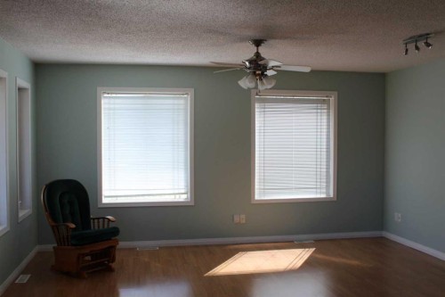 503 5Th Avenue Ne, Manning, AB - Indoor