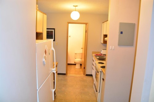 101-215-10118 100 Avenue, Peace River, AB - Indoor Photo Showing Other Room