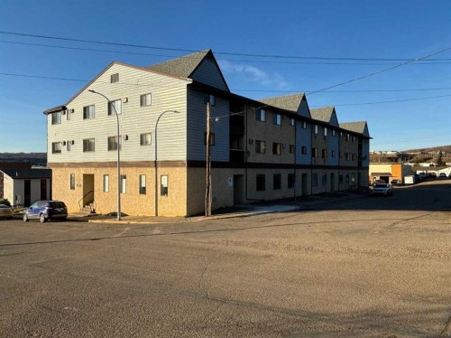 101-215-10118 100 Avenue, Peace River, AB - Outdoor