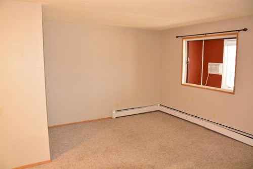 101-215-10118 100 Avenue, Peace River, AB - Indoor Photo Showing Other Room