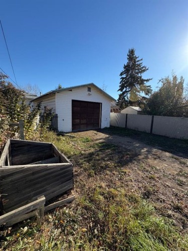 10926 93 St, Peace River, AB - Outdoor