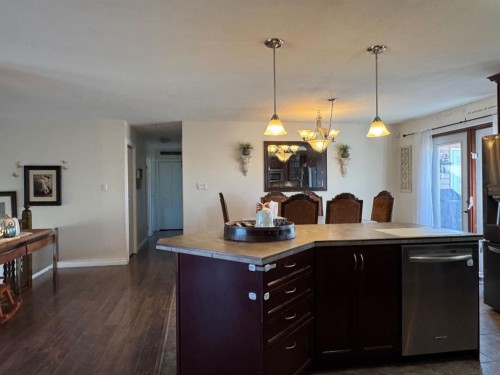 11632 120 Avenue Close, Fairview, AB - Indoor Photo Showing Kitchen