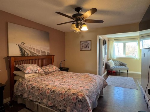 11632 120 Avenue Close, Fairview, AB - Indoor Photo Showing Bedroom