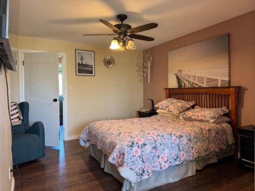 11632 120 Avenue Close, Fairview, AB - Indoor Photo Showing Bedroom