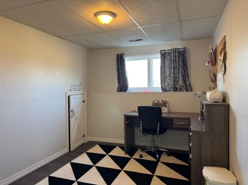 11632 120 Avenue Close, Fairview, AB - Indoor Photo Showing Office