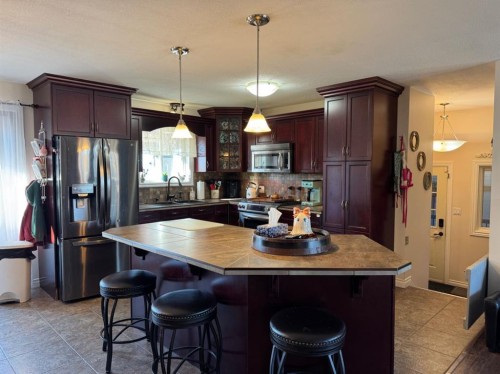 11632 120 Avenue Close, Fairview, AB - Indoor Photo Showing Other Room