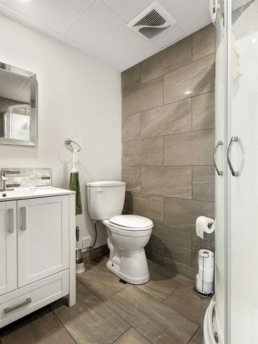 10530 98Th Avenue, Grande Cache, AB - Indoor Photo Showing Bathroom