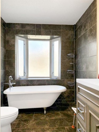 10530 98Th Avenue, Grande Cache, AB - Indoor Photo Showing Bathroom