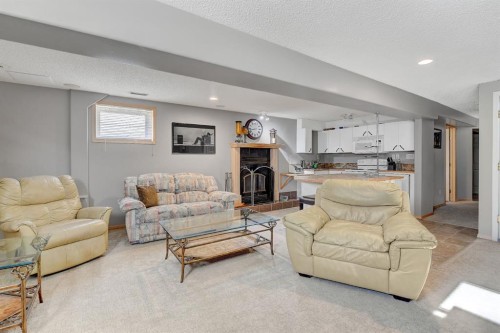 10659 81 Avenue, Grande Prairie, AB - Indoor Photo Showing Living Room