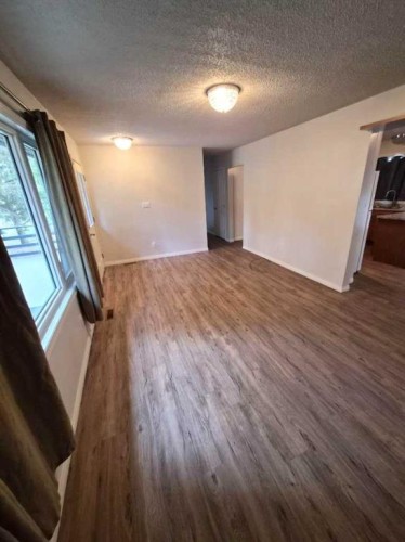 214 7 Street, Beaverlodge, AB - Indoor Photo Showing Other Room