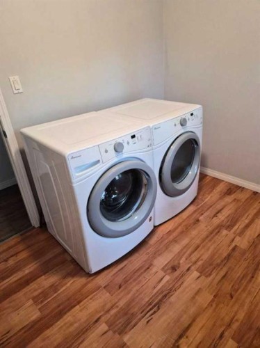 214 7 Street, Beaverlodge, AB - Indoor Photo Showing Laundry Room