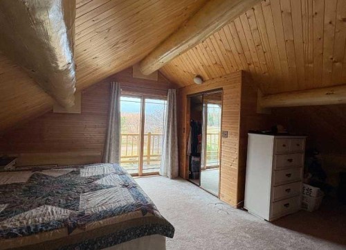 21317-669 Highway, Rural Greenview No. 16, M.D. Of, AB - Indoor Photo Showing Bedroom